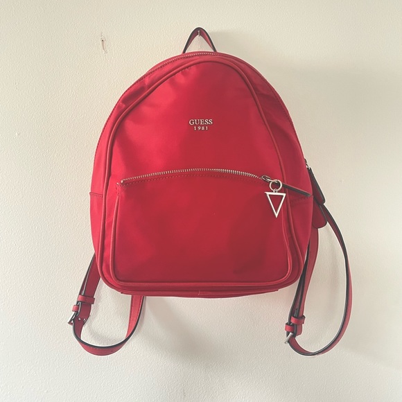 Red guess backpack bag - Picture 3 of 4